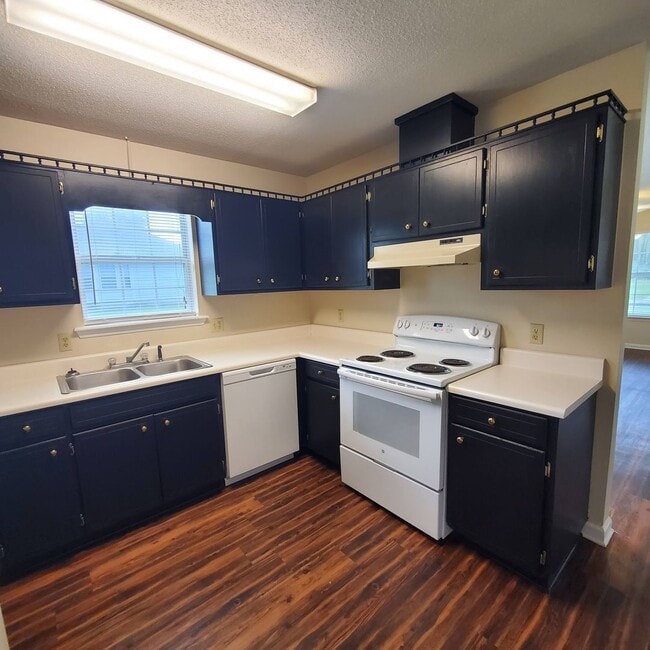 Building Photo - 6126 Vinnie Dr