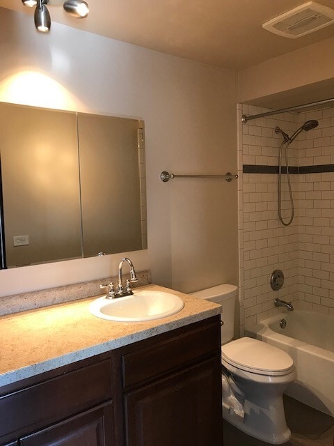 Primary Photo - 5121 N East River Rd