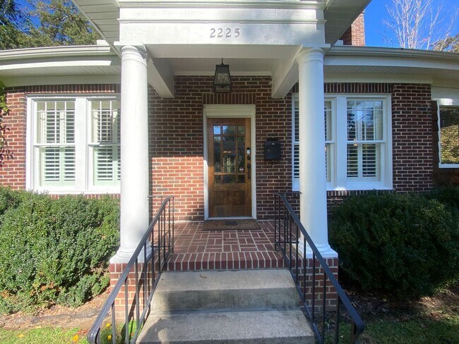 Foto del edificio - 2225 Blossom St