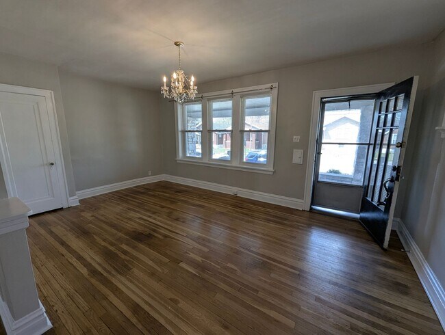 Foto del edificio - 6228 Arsenal St