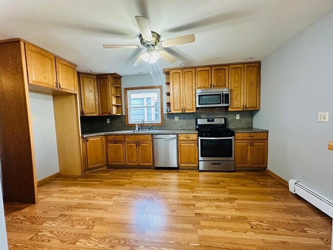 Building Photo - 126 W 25th St