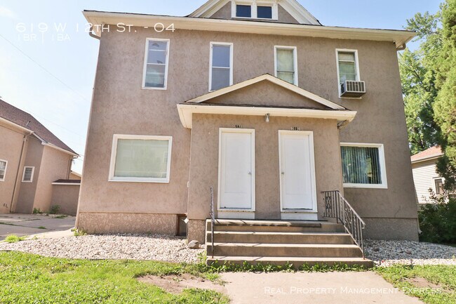 Building Photo - 619 W 12th St