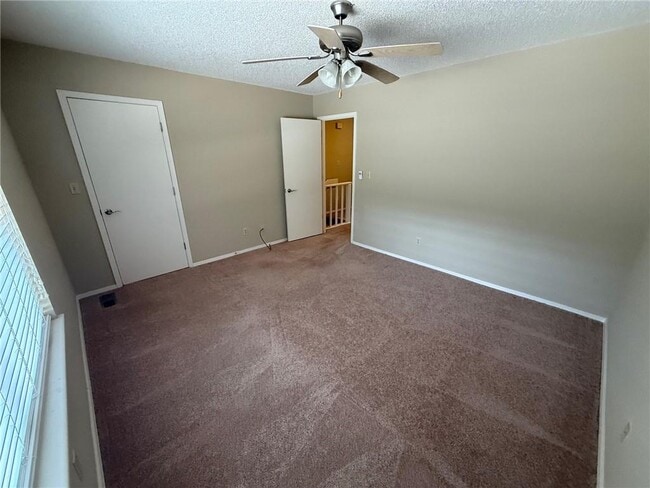 Building Photo - 2462 E Kantz Ln