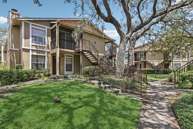 Foto del edificio - 14325 Hanging Moss Cir