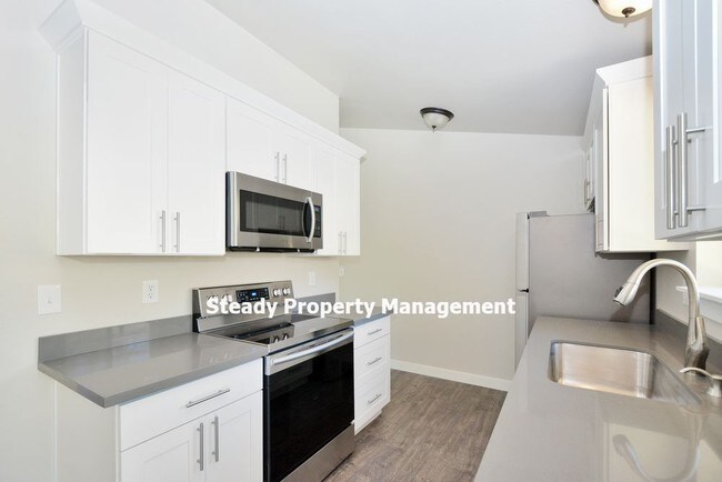 Building Photo - Remodeled Duplex in Puyallup