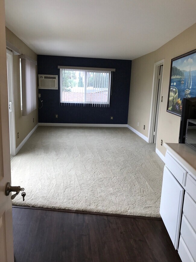 Foto del edificio - 8700 Rumson Dr