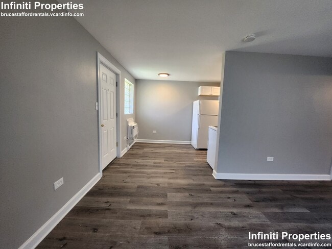 Building Photo - 2113 W 119th St