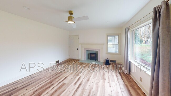 Foto del edificio - 5144 Sunrise Terrace