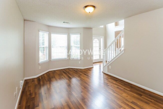Foto del edificio - 924 Brisley Cir