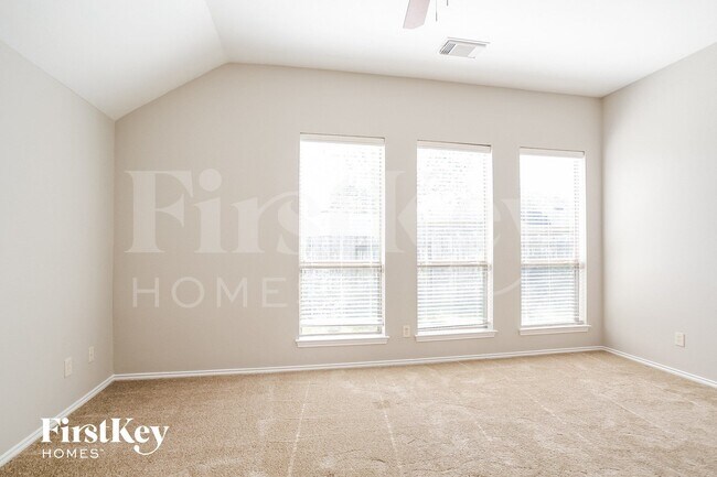 Foto del edificio - 2703 Facet Creek Dr