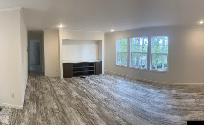 Living Room - 4037 Tower Rd