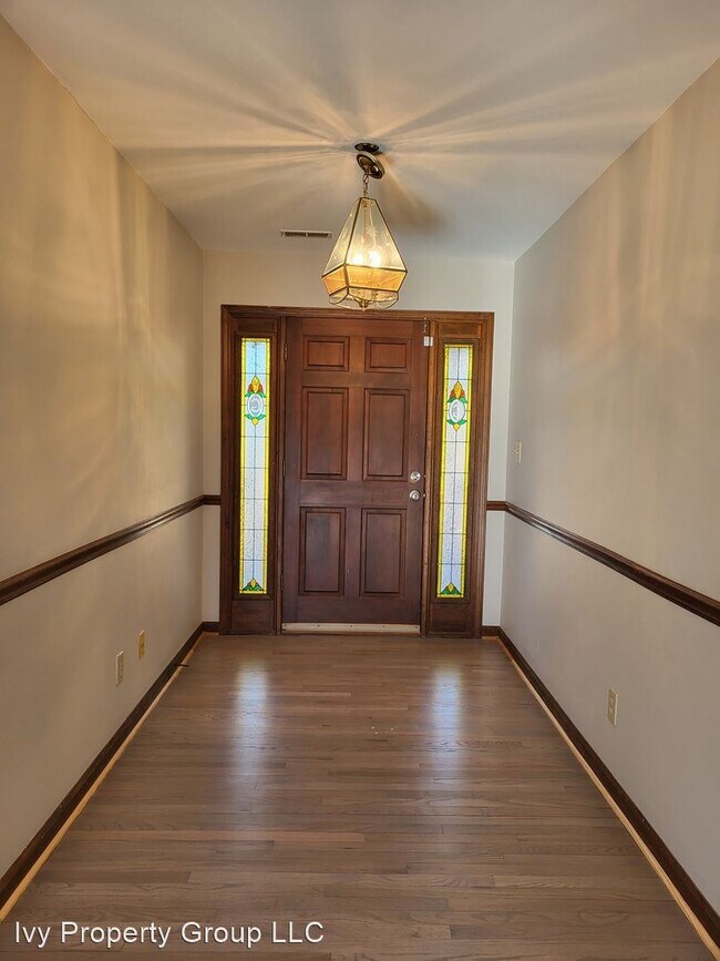 Building Photo - 3 br, 2.5 bath House - 8411 Beatties Ford Rd