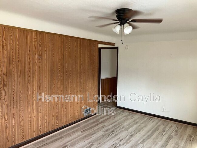 Foto del edificio - 5657 Sunbury Ave