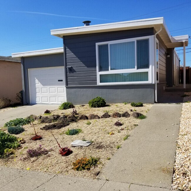 Building Photo - 216 Mariposa Ave
