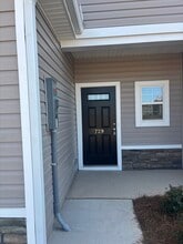 Building Photo - 729 Gatestone Ln