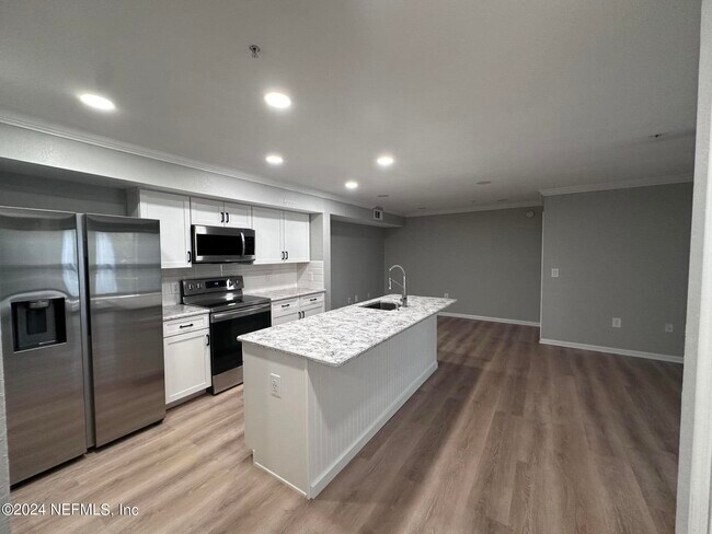 Building Photo - 400 Timberwalk Ct
