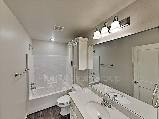 Foto del edificio - 408 Vail Cir