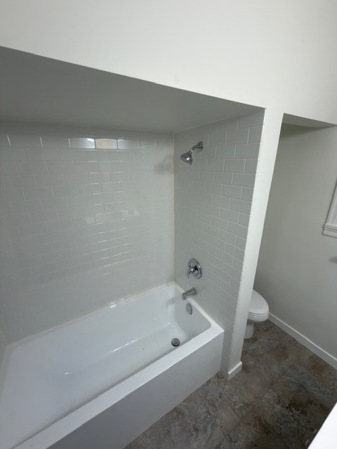 Building Photo - 582 King Edward Av W