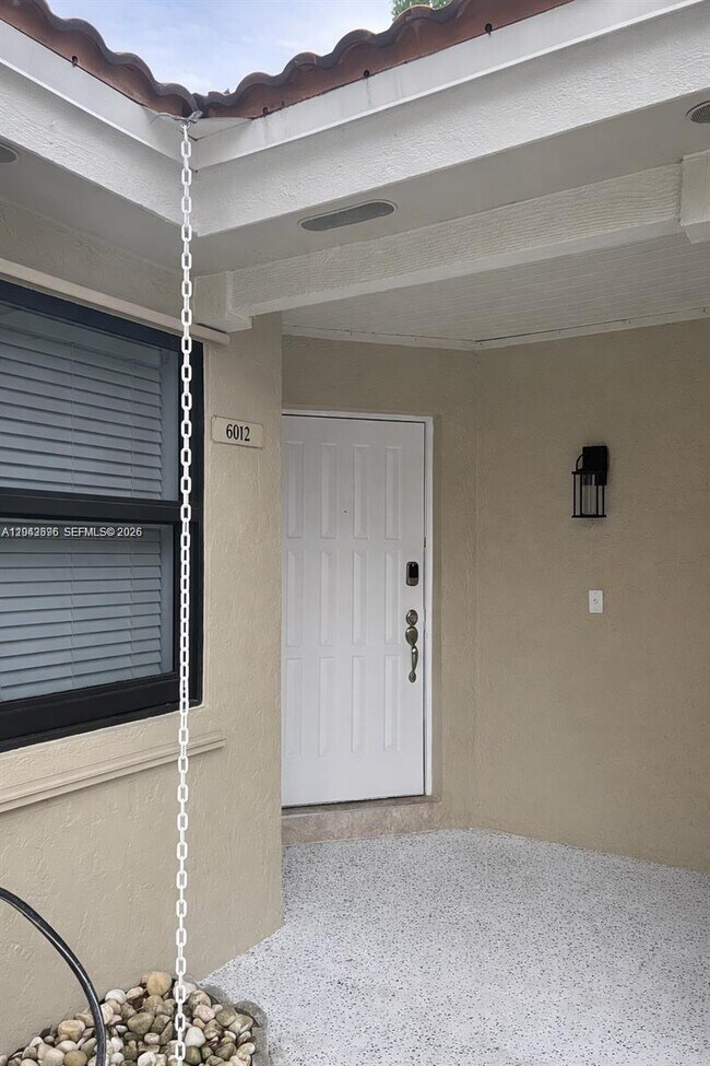 Foto del edificio - 6012 NW 172nd Terrace