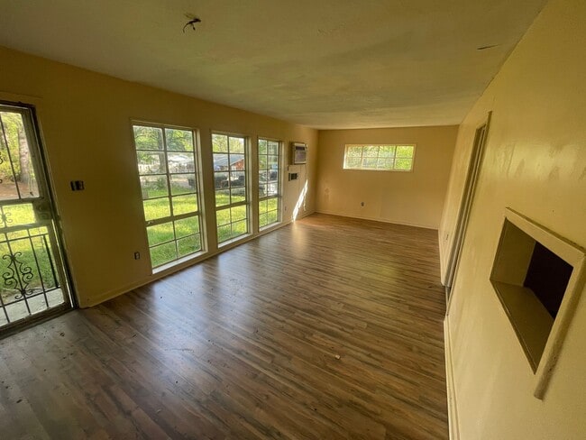 Photo - 723 Glenmont Dr House