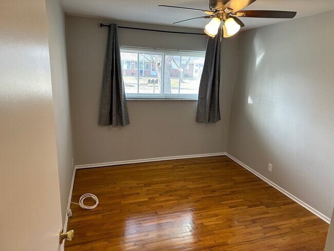 Building Photo - 232 Solon Dr