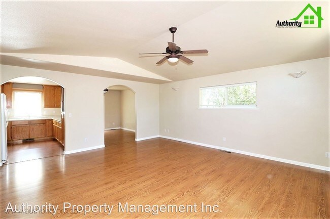 Building Photo - 3 br, 2 bath House - 2360 O'conner Ave.
