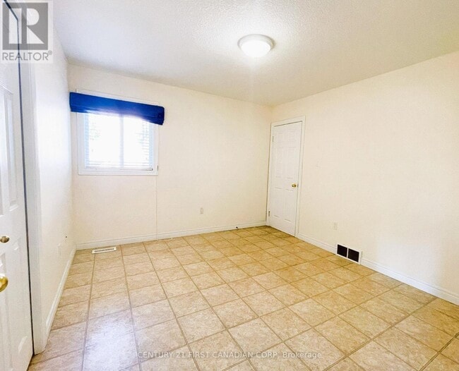 Building Photo - 567 Sprucewood Dr