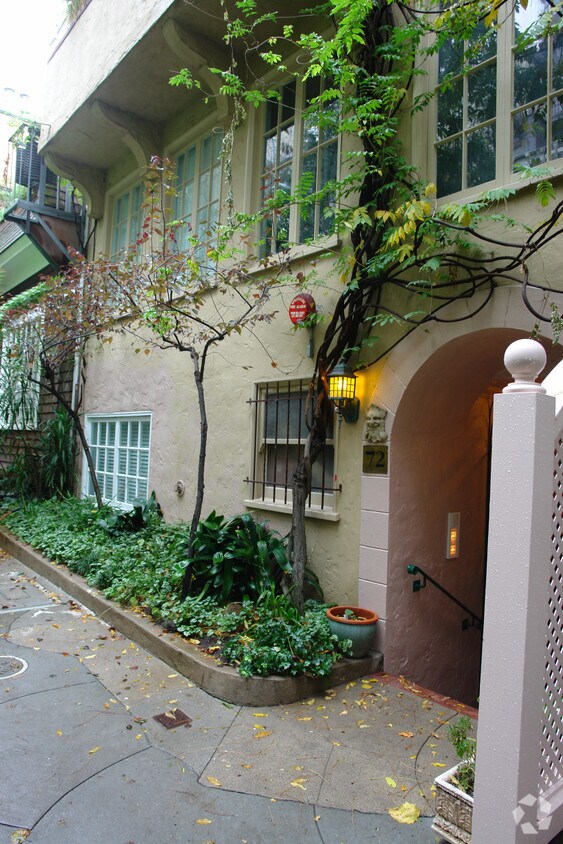 Foto del edificio - 72 Macondray Ln