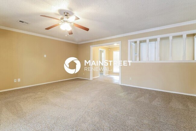 Foto del edificio - 3 Bedroom Pet-Friendly Home in Oklahoma City, OK with Main Street Renewal