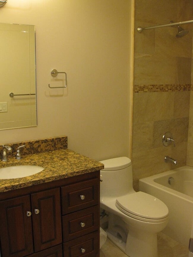 Building Photo - 6181 Covington Way