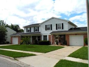 Building Photo - 6224 Birch Row Dr
