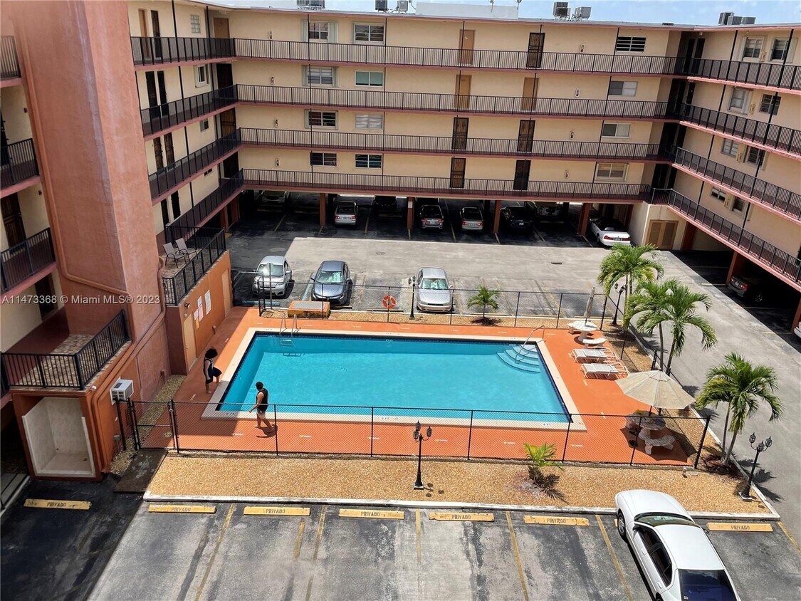 1075 W 68th St Unit 414, Hialeah, FL 33014 Condo for Rent in Hialeah