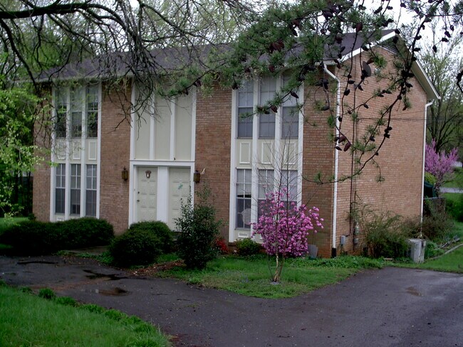 Beautiful house on a large flat lot - 7516 Granda Dr