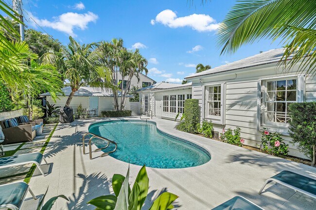 Foto del edificio - 230 Colonial Ln