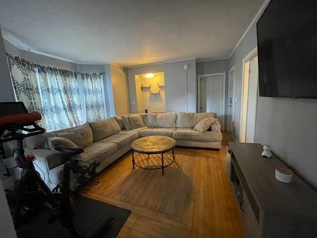 View of living room - 347 E High St