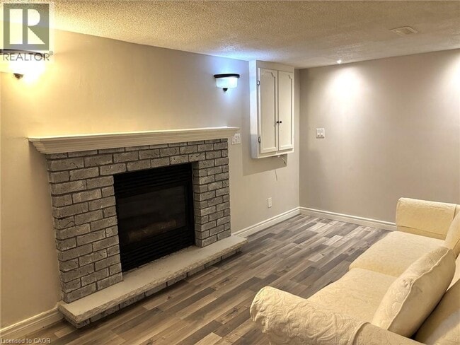 Building Photo - 32 Birchpark Dr