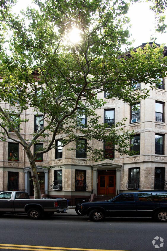 Building Photo - 351 6th Ave