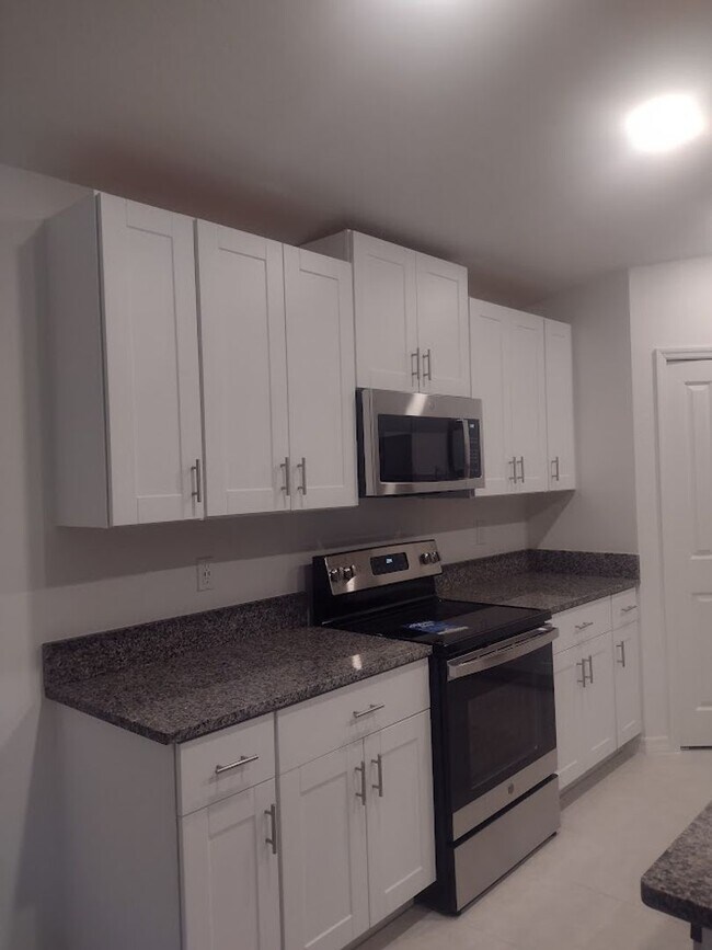 Building Photo - Bartow Rental Home!