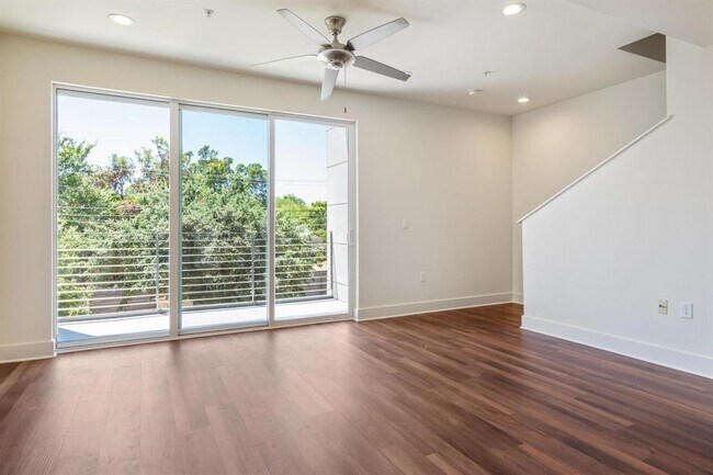 Foto del edificio - 604 N Bluff Dr