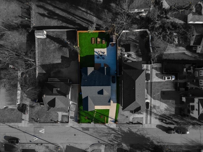 Photo - 206 Jenkins St House