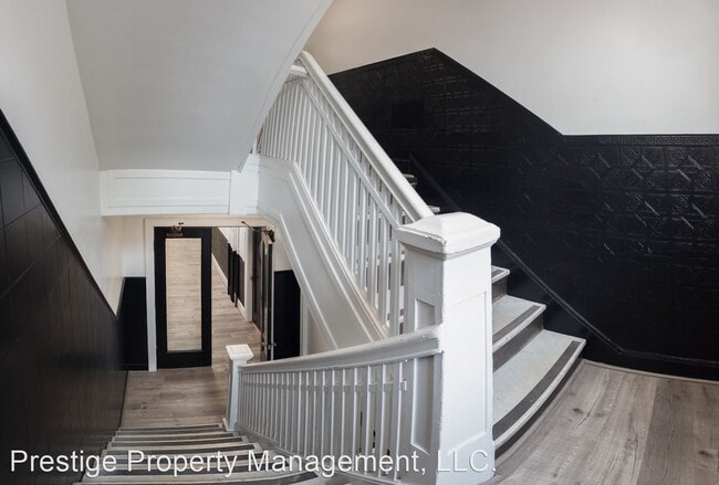 Building Photo - 384 Probasco St