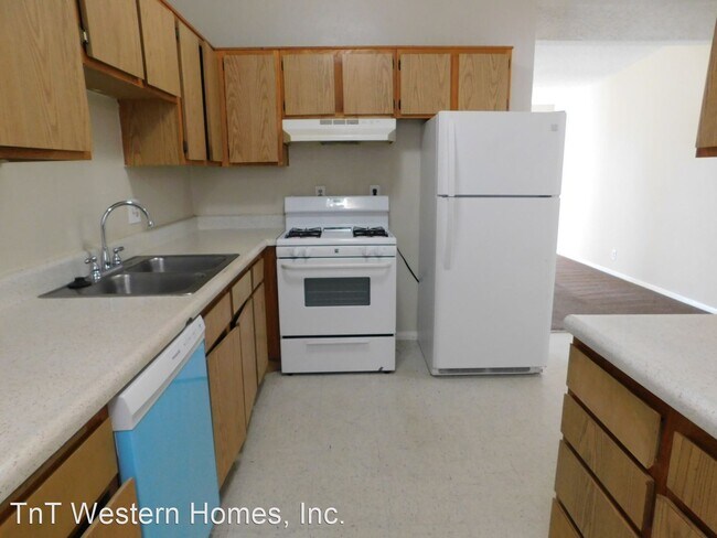 Building Photo - 2 br, 1 bath House - 337 Oasis Dr
