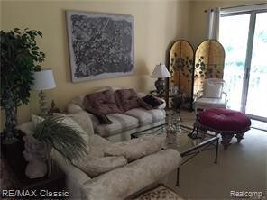 Foto del edificio - 40700 Woodward Ave