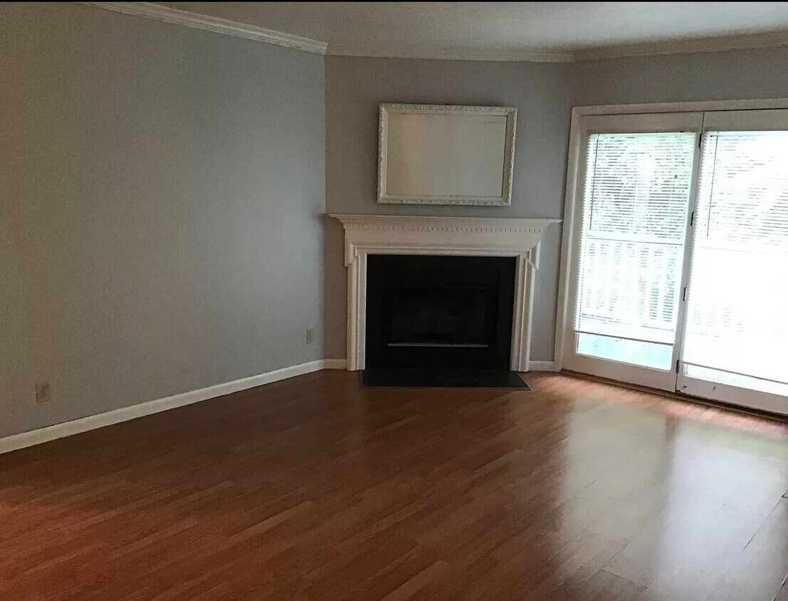 Foto principal - 1815 Gardiner Ln