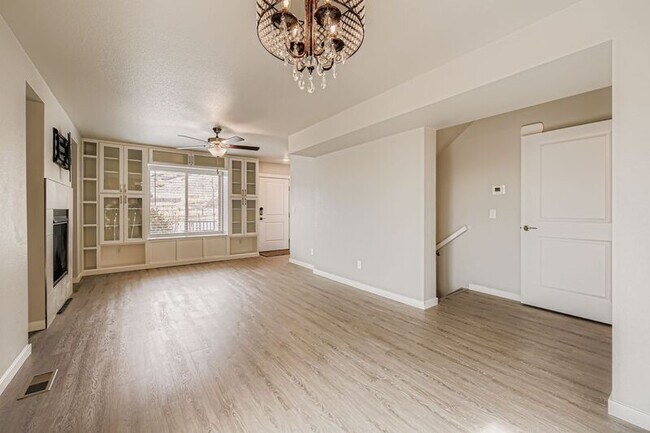 Foto del edificio - 791 Little Bear Grove