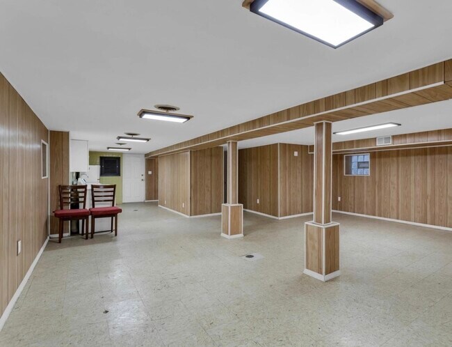 Foto del edificio - 5541 W Roscoe St