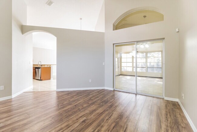 Foto del edificio - 2255 Pelinion St
