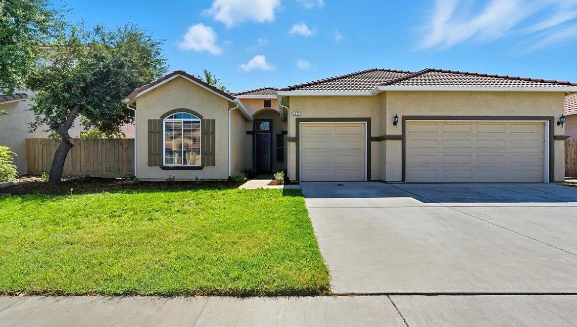 Primary Photo - 1277 Paradise Loop