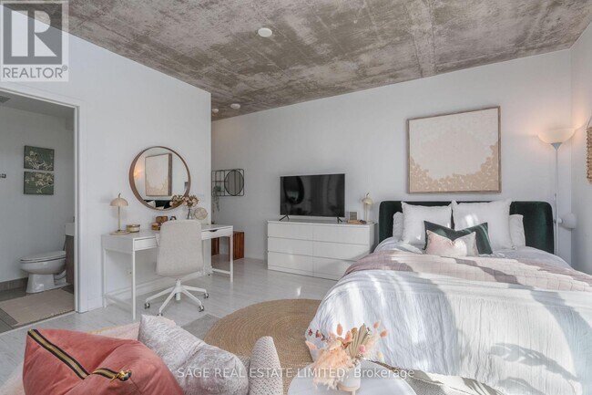 Photo du bâtiment - 478 King St W