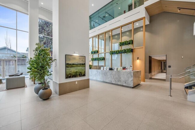 Photo du bâtiment - 13573-1398A 98a Ave